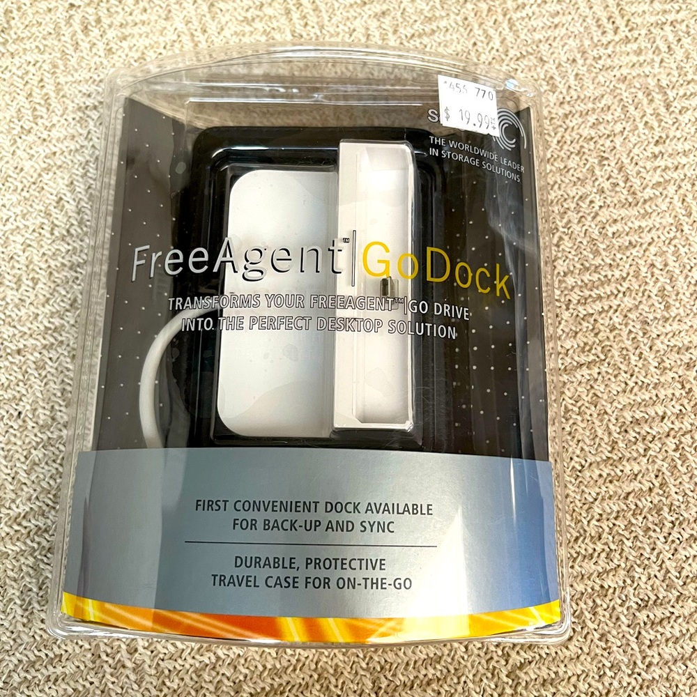 Free Agent Go Dock. NWT❣️